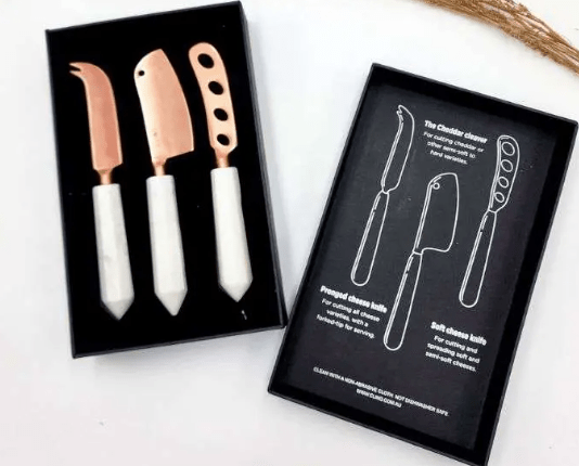 Champagne & Treats Luxury Picnic Hamper for Mum