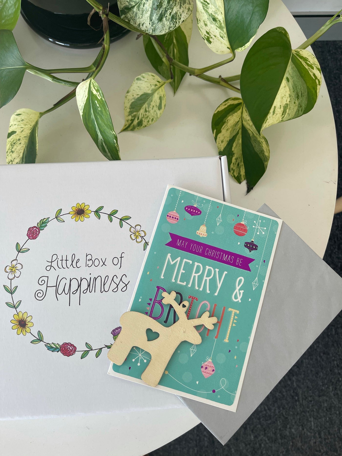 Christmas Card & Wooden Reindeer decoration