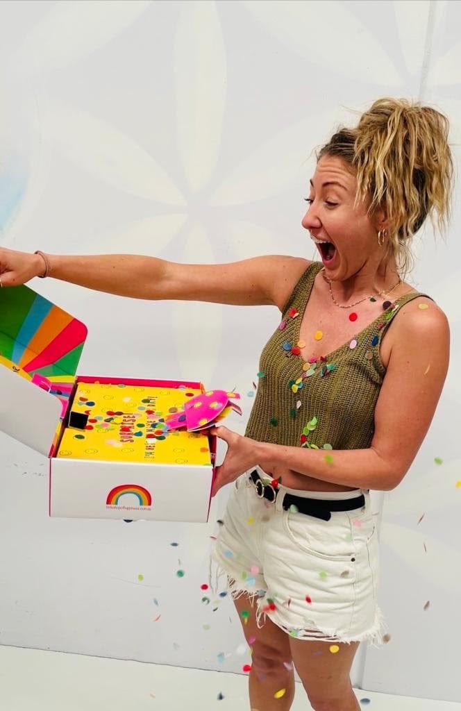 SWEET CONFETTI EXPLOSION GIFT BOX